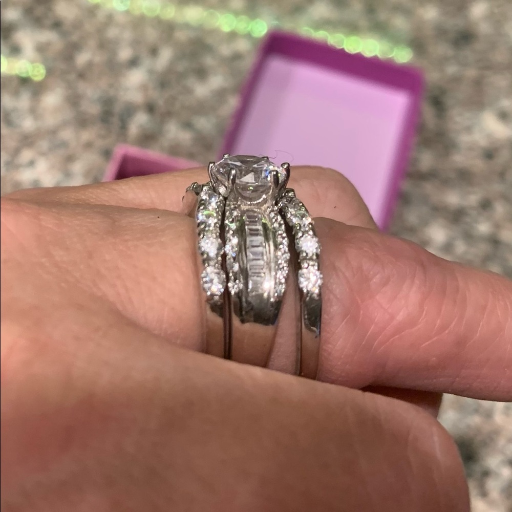 Wedding ring - Picture 3 of 5